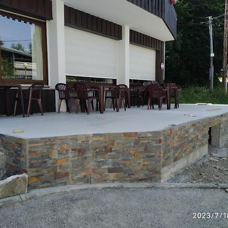 Chalet Hotel Les Marmottes 2 Etoiles Nn Montferrier Exterior photo