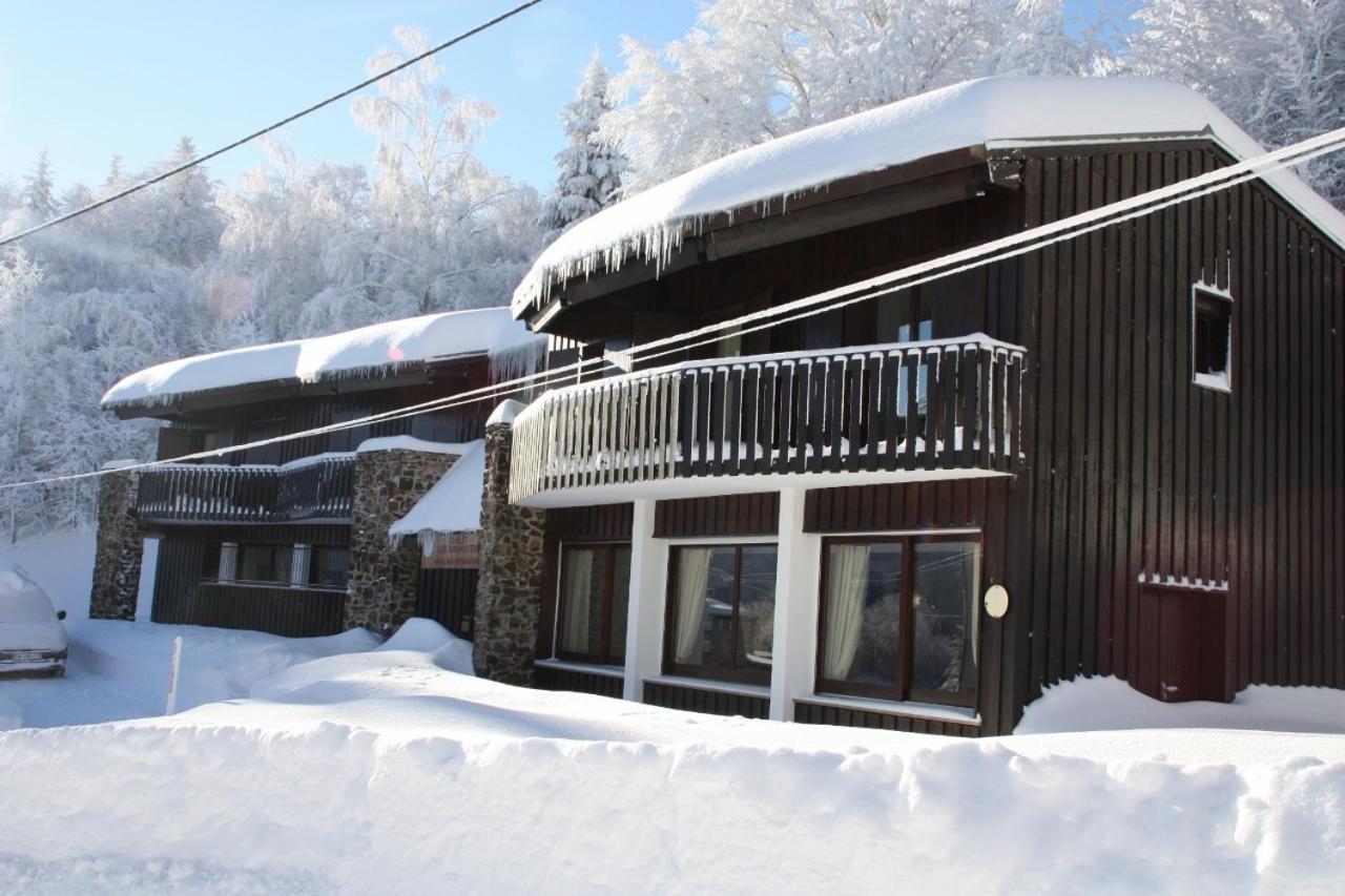Chalet Hotel Les Marmottes 2 Etoiles Nn Montferrier Exterior photo